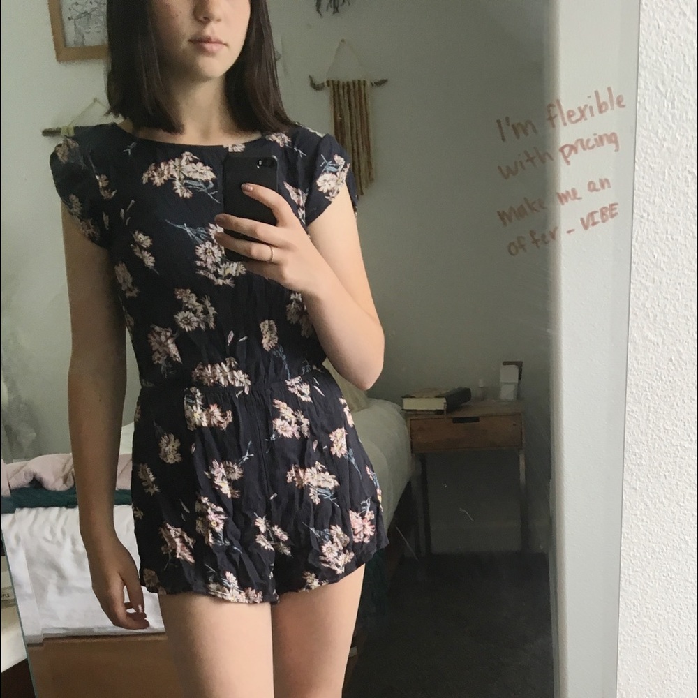 Billabong Romper ❤️🧡💛💚💙💜